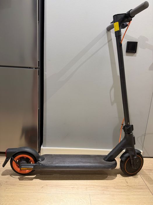 Самокат Xiaomi Mi Electric Scooter 4 GO