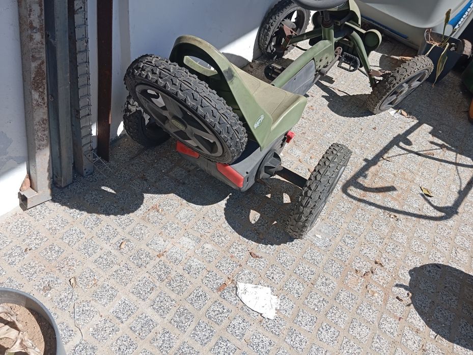 Karting de pedais jeep