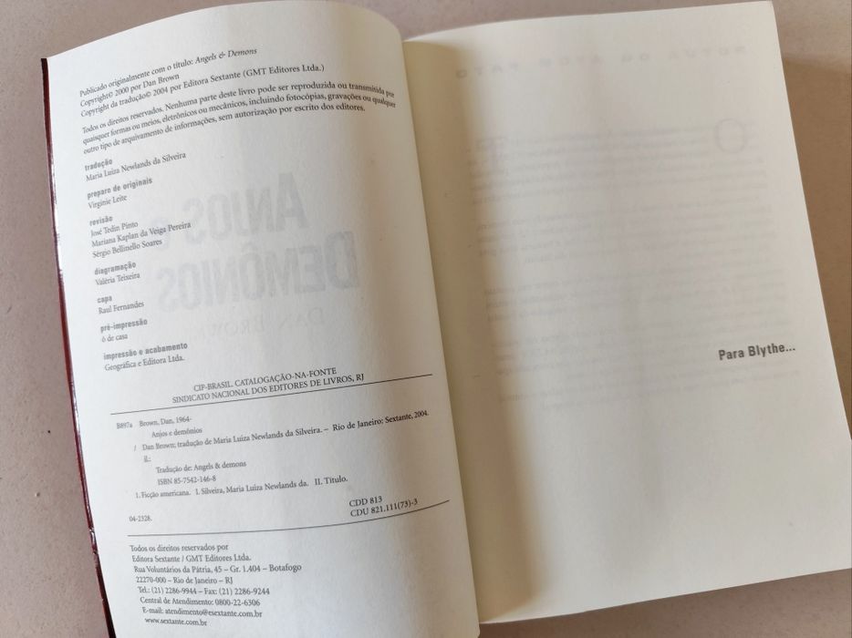 Livro: Anjos e Demônios de Dan Brown (Português do Brasil)