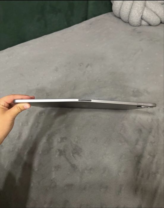 *Tytuł:* iPad Pro 12.9" 2020 256GB A2229 - NA CZĘŚCI - Płyta