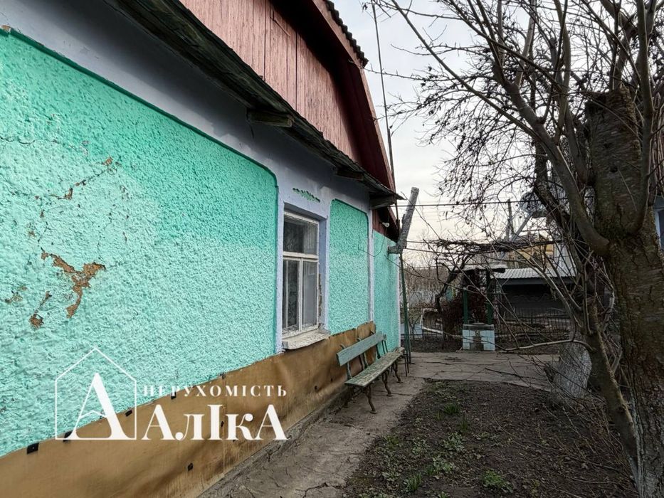Продам невеликий будинок