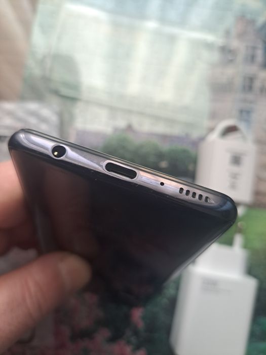 Продам Самсунг галексі А41nfc 4/64