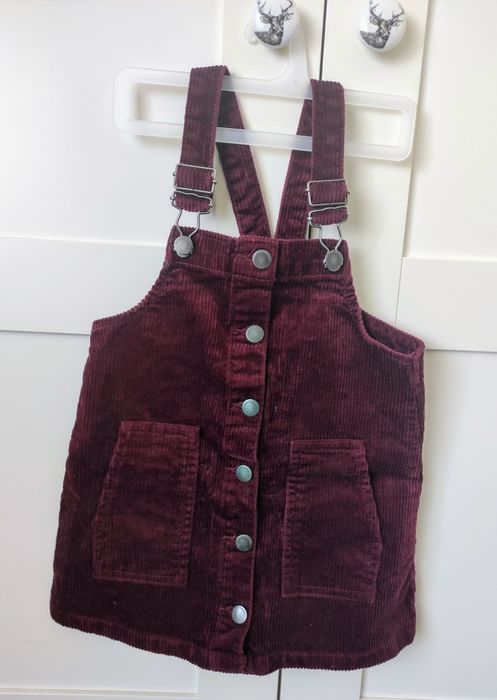 Sztruksowa sukienka na szelkach rozm 92