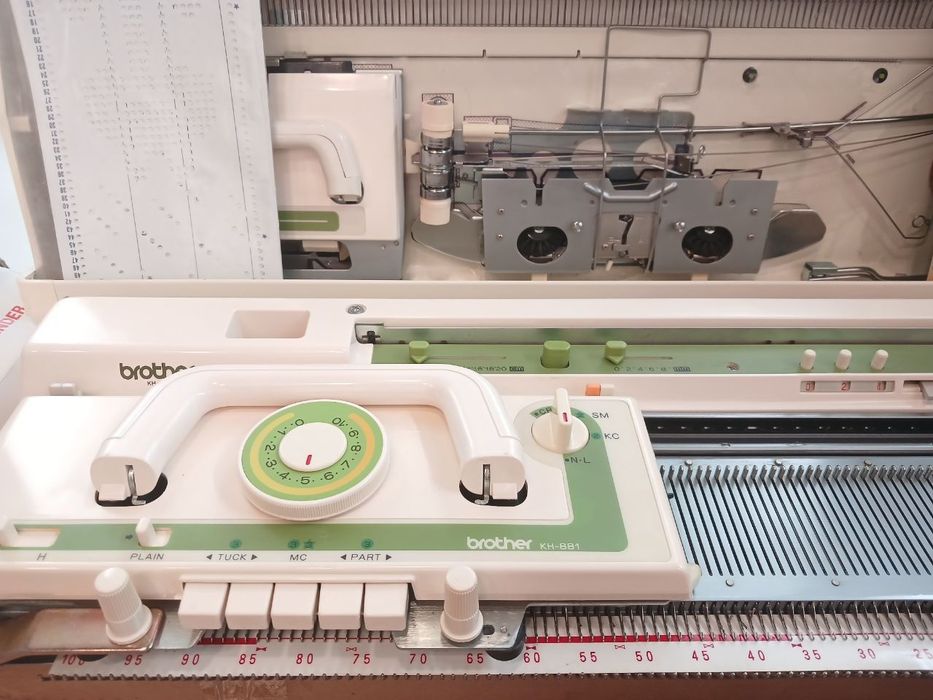 Brother KH881 + бонус -  моталка для пряжі