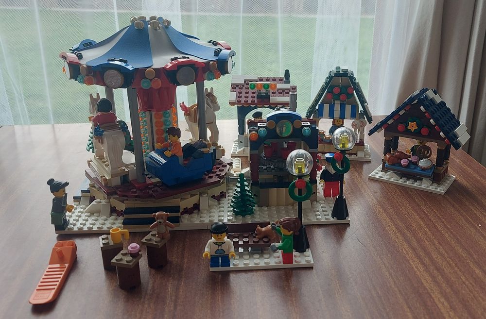 Lego Świąteczne 10235