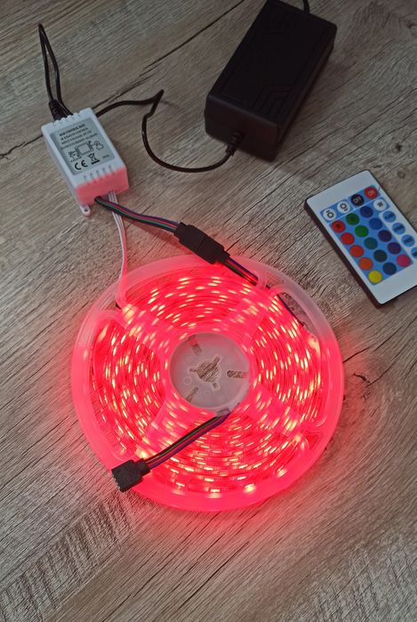 Светодиодная лента RGB с пультом и адаптером