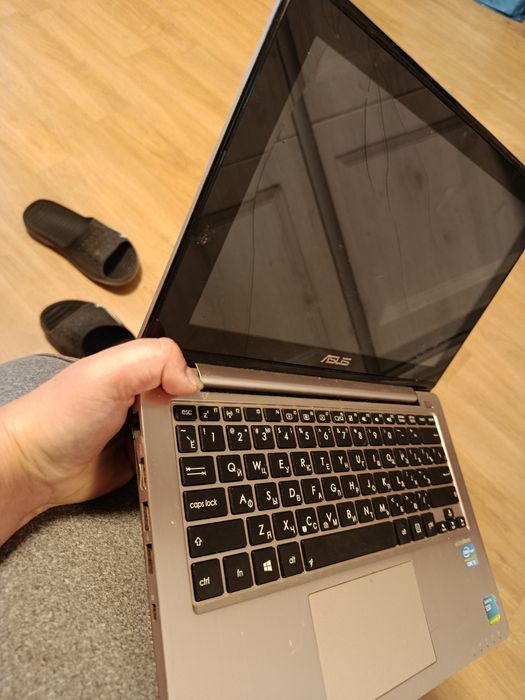 Нетбук та планшет. На відновлення або на запчастини