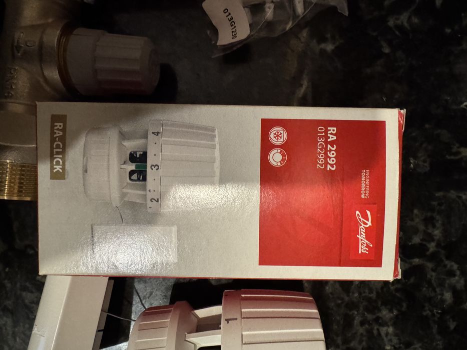 Продам Danfoss - кран та термостатична головка.