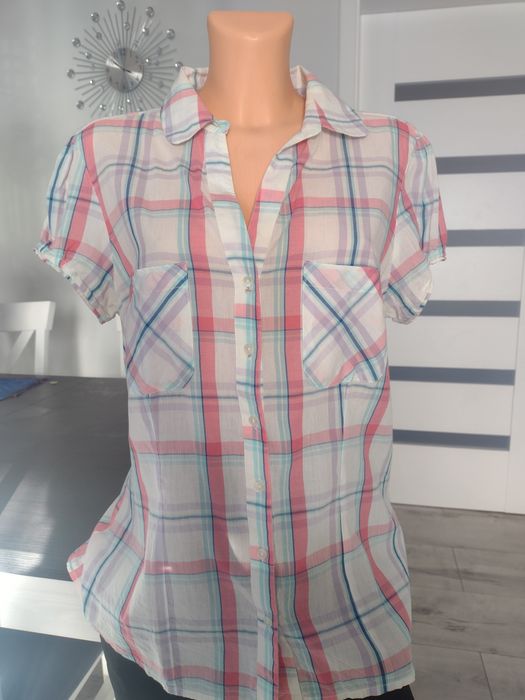 Delikatna bluzka z krótkim rękawem rozm 42