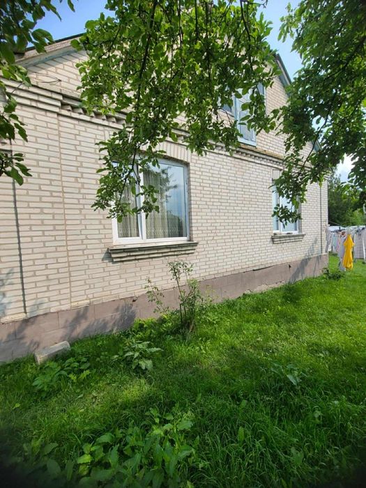 Продаж будинку для сім'ї