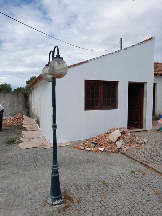 Casa T1 em quinta com outras casas