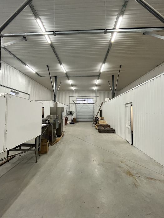 Продаж комерційного приміщення з ділянкою у с Крупа, ТОРГ