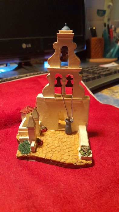 Miniatura de torre de igreja