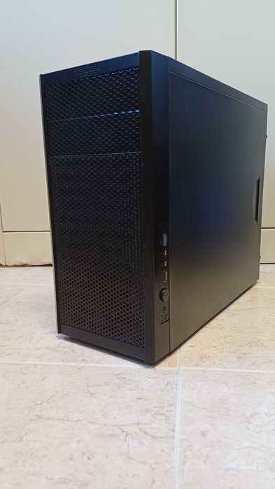 CPU AMD Phenom II X6 1055T 2,8GHz, RAM 8GB, SSD 240GB, HDD 500GB