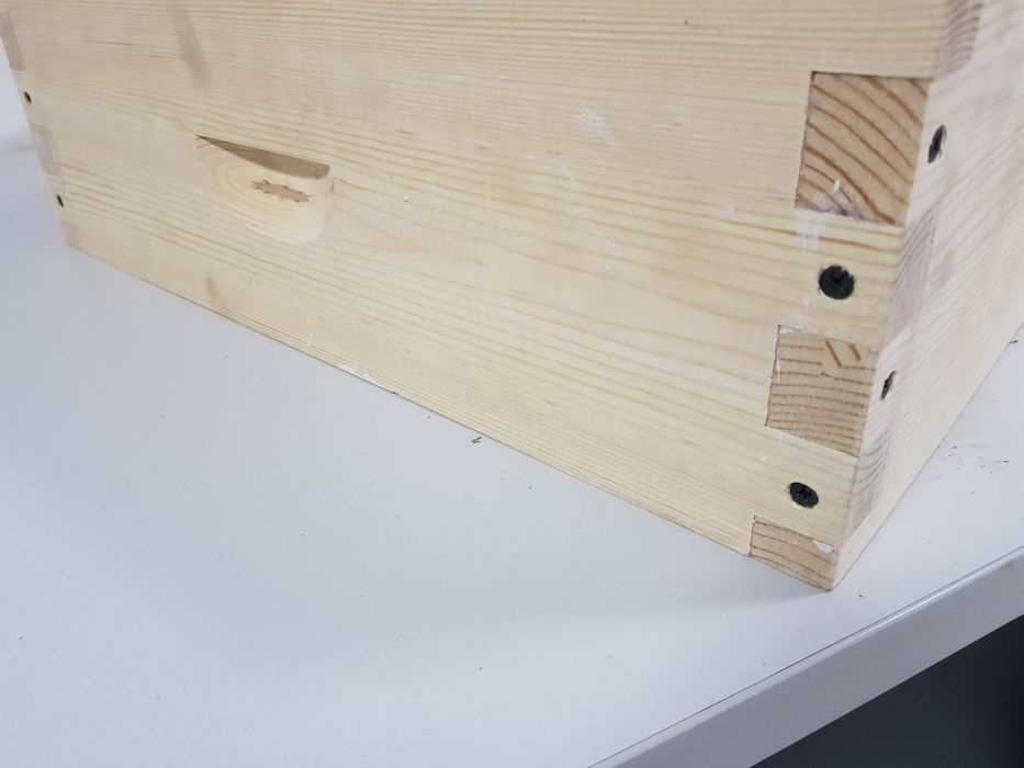 Безфальцевий магазинний корпус на 10 рамок