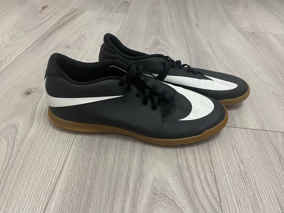 Halówki Nike rozmiar 42