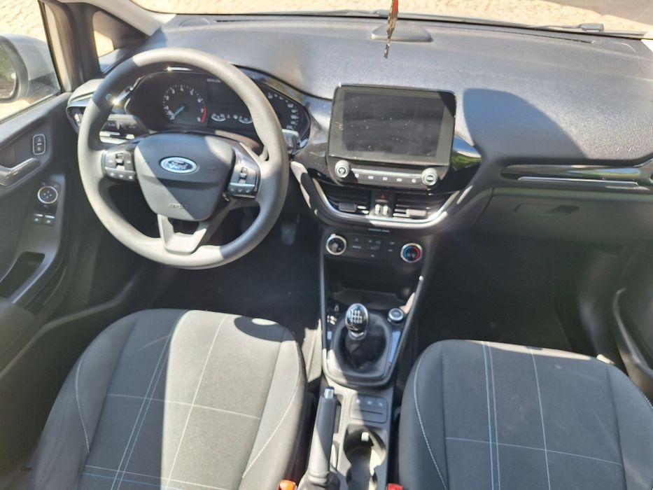 Recente poucos kms aceito retoma,  viatura com garantia