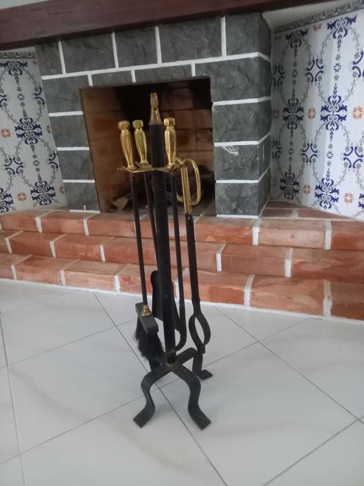 Resguardo lareira + utensílios ferro
