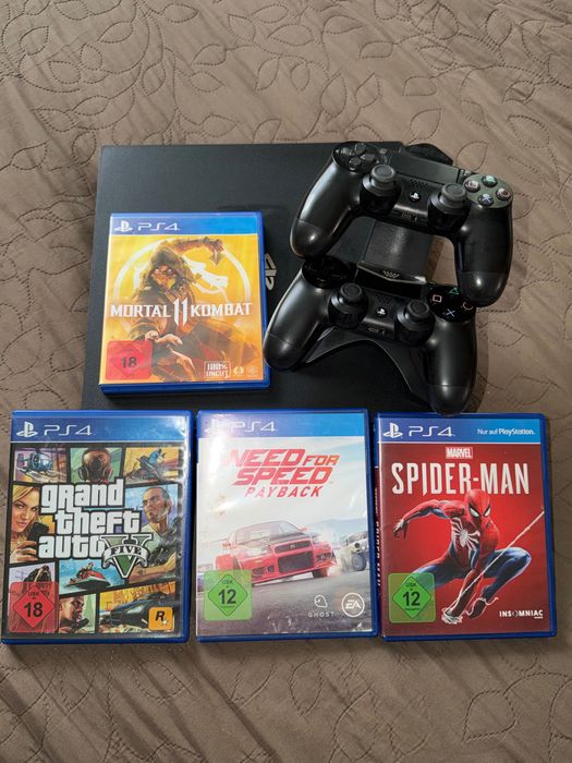 PS4 на  1 tb в чудовому стані ,працює відмінно