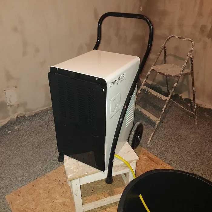 Osuszanie pomieszczen, osuszacz budynku, pochlaniacz wilgoci wynajem