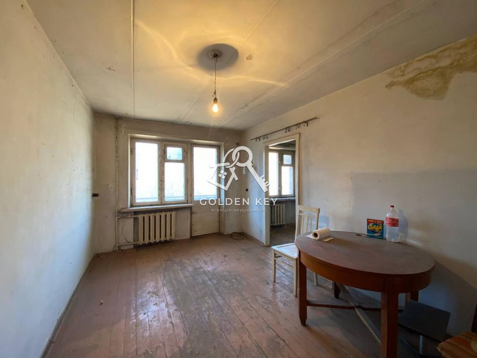 Продаж 3-кімнатної квартири на Соцмісті