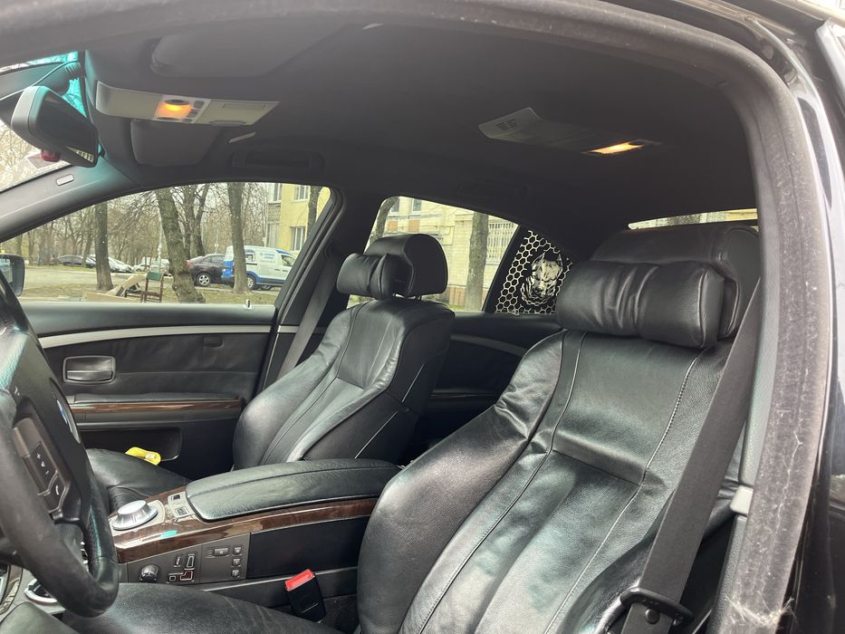 Bmw 735i 7-Series