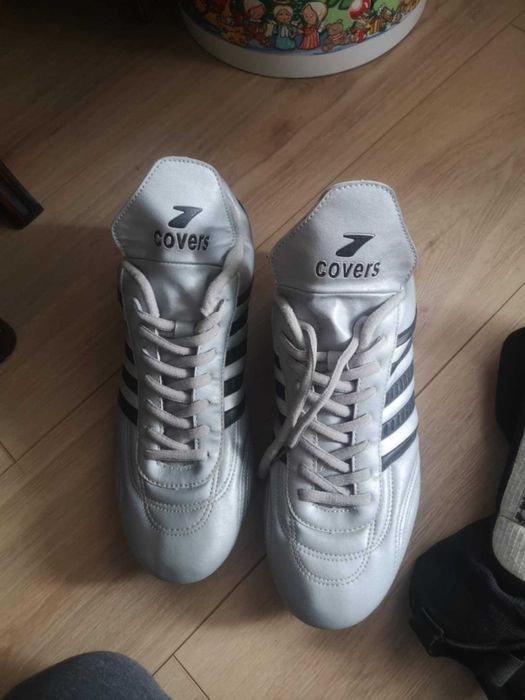 buty sportowe męskie , korki firmy covers rozmiar 44 plus ochraniacze