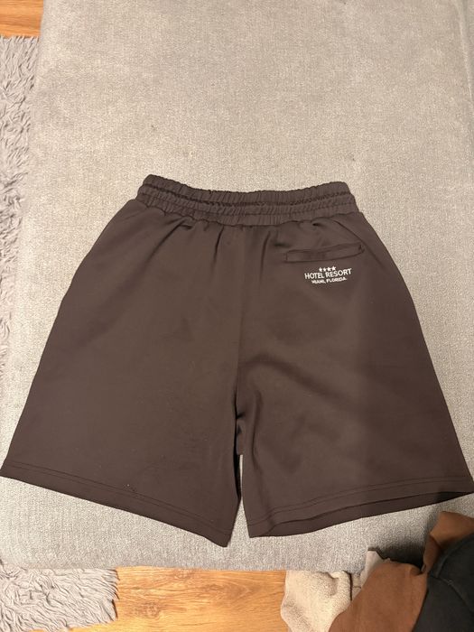 Męskie spodenki szorty Bershka – brązowe, rozmiar S
