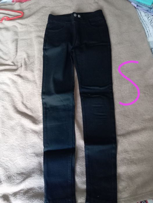 Продам бу одяг в дуже хорошому стані,розмір вказано на фото.