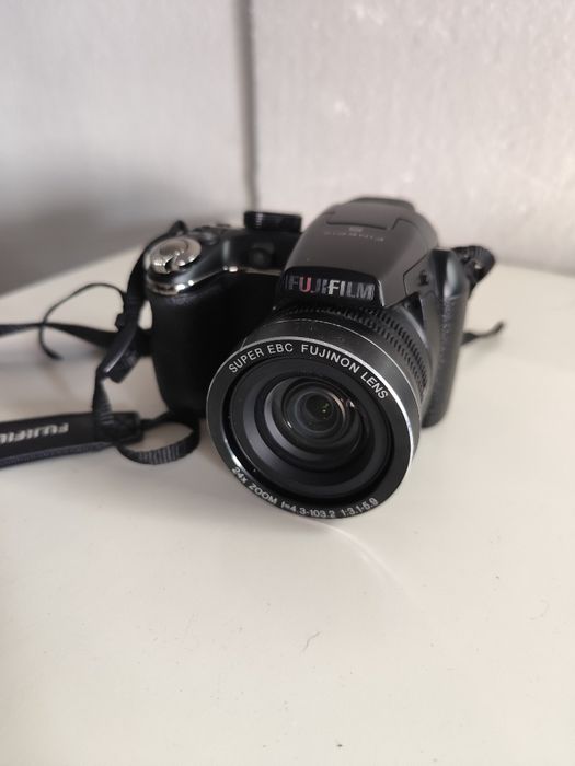 Câmera FinePix S4200