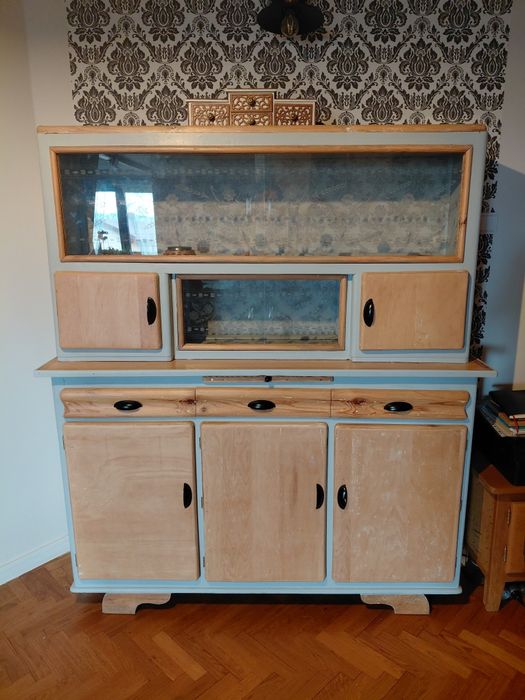 Kredens drewniany, kredens prl