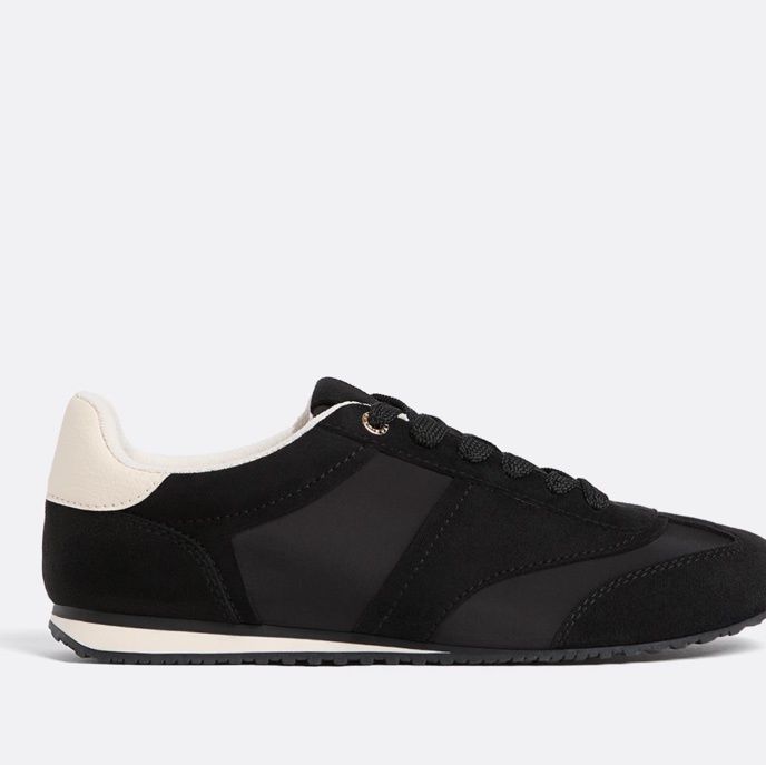 Кеди Stradivariys 36 розмір на 36.5підходить стильні ярко чорні не під