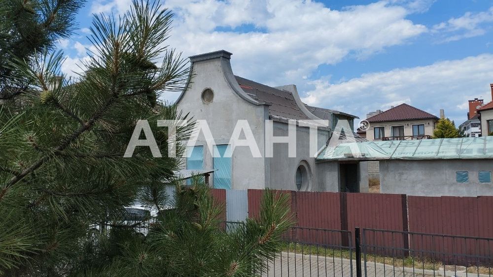 Дом с уникальным проектом в Совиньоне