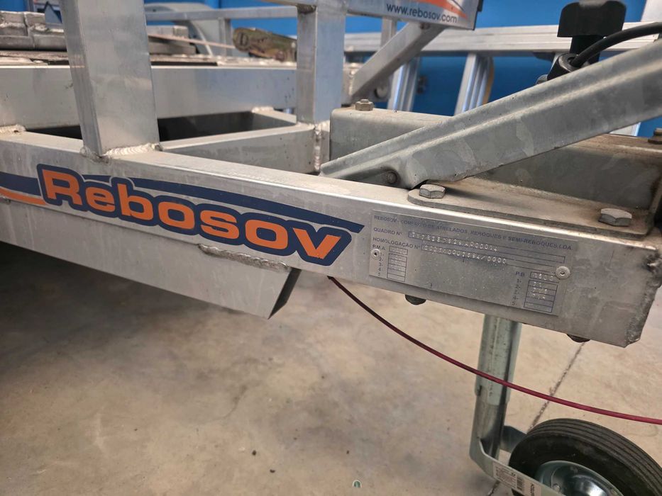 Atrelado 1500KG 2 eixos