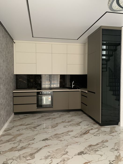 Продаж дуплекса з новим ремонтом, без комісіі, пров.Світлий, Перемичка