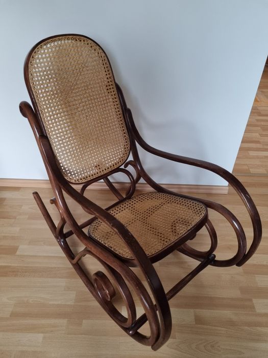 Fotel bujany drewno-rattan