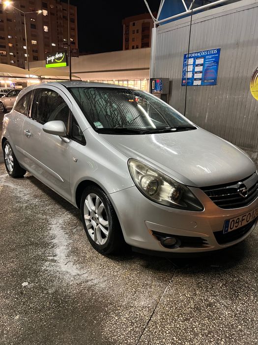 Opel Corsa D 1.2 gasolina – 2008 – 170.000 km
