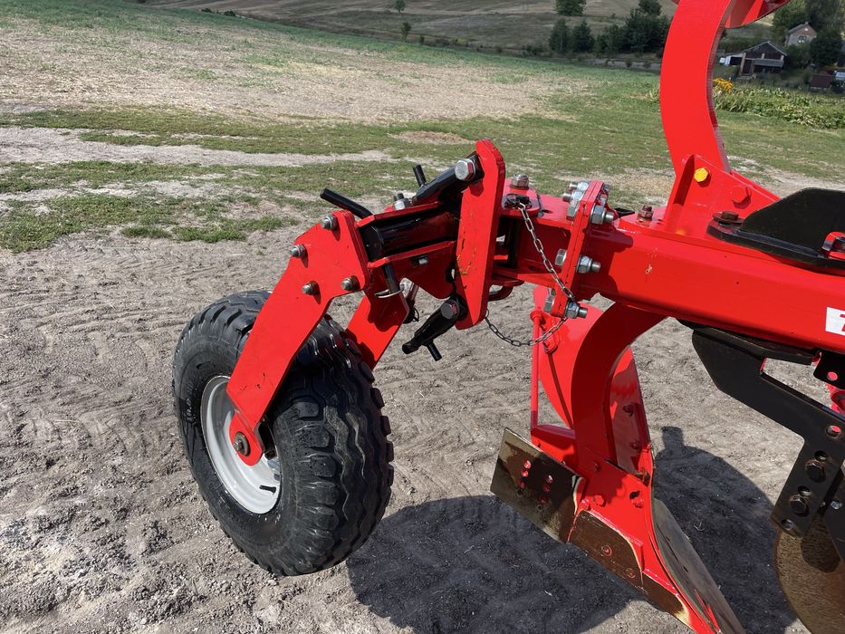 Pług obrotowy Akpil KM180 4+1