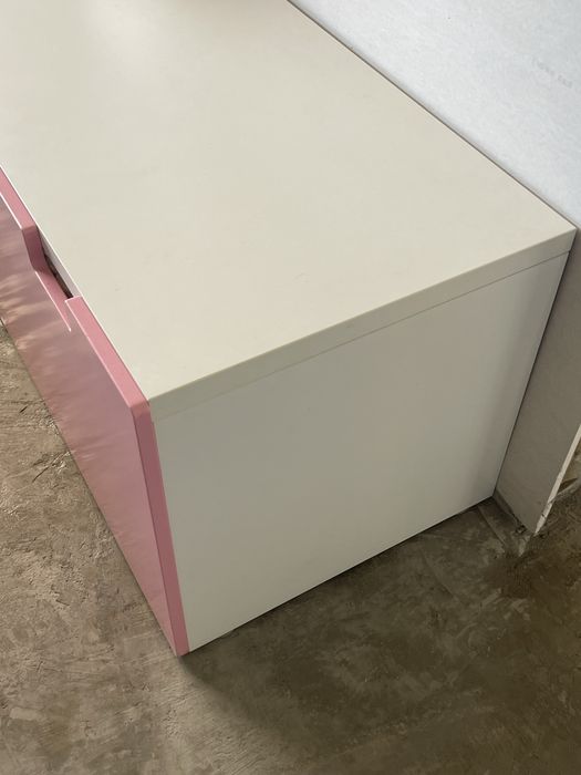 Móvel de arrumação e mesa ikea