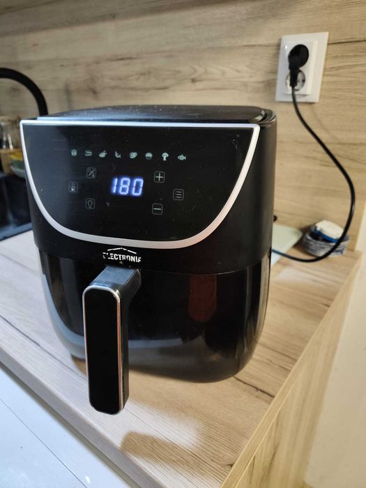 Air fryer electronia