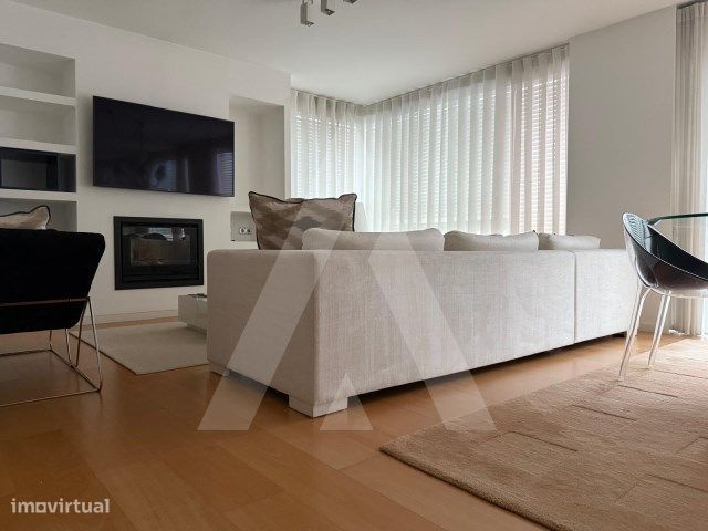 Apartamento T3 Duplex, semi-mobilado, localizado no centro de Aveiro