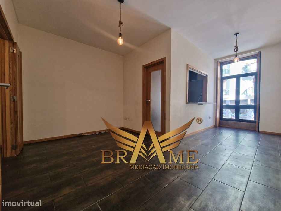 Apartamento T2 Com Lugar De Garagem | Rua Da Constituição - Porto
