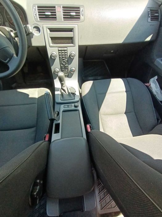 Volvo v 50 2009 рік.