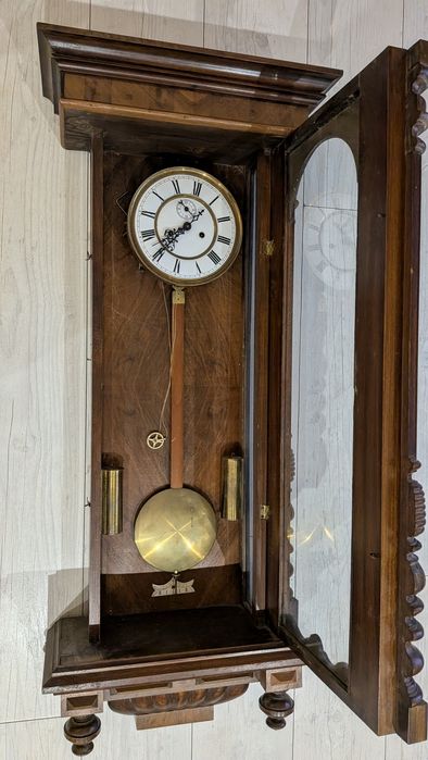 Stary zegar ścienny