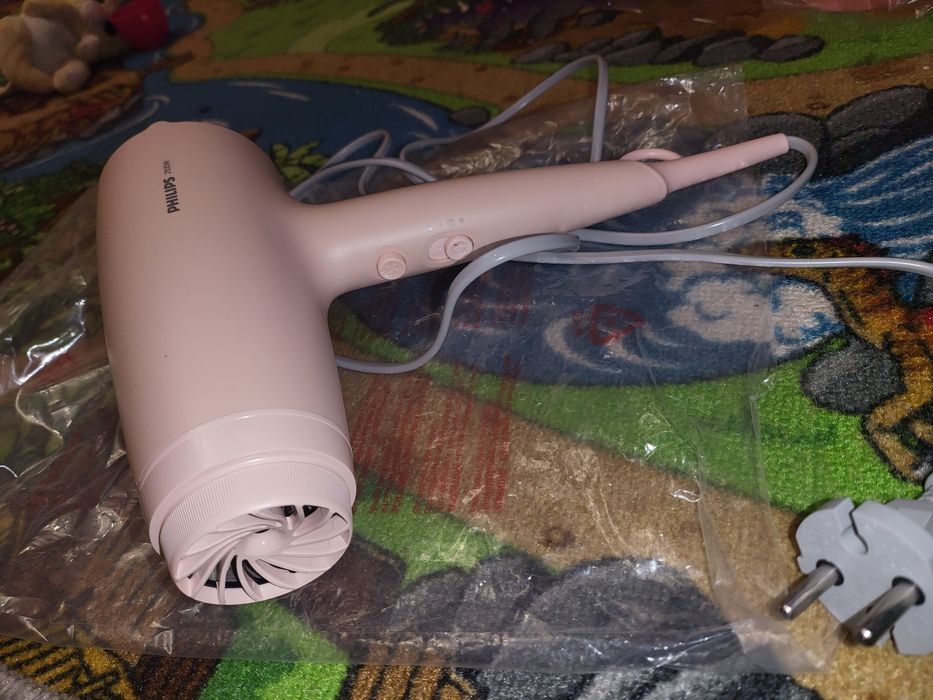 Фен для волосся Philips 2100W