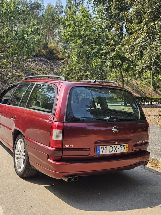 Opel Omega B Caravan 3.0 V6 – Caixa Manual & RWD (Edition 2000)