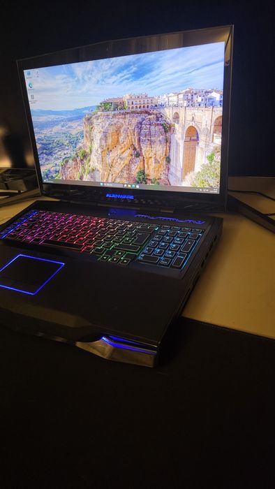 Mega Laptop 18.4 cala i7 ram 16gb SSD BluRay Dell Alienware m18x Windows 11 Pro