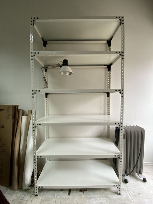 2 Estantes Metálicas Industriais Super Resistentes – Como Novas