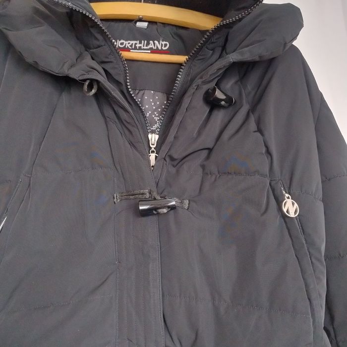 Czarny zimowy płaszcz pikowany damski M