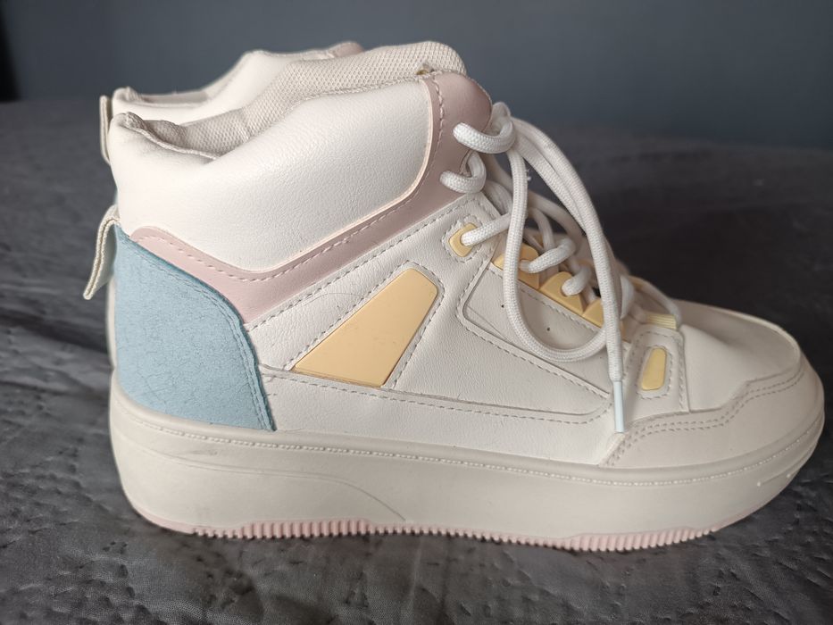 Adidasy wyższe 39